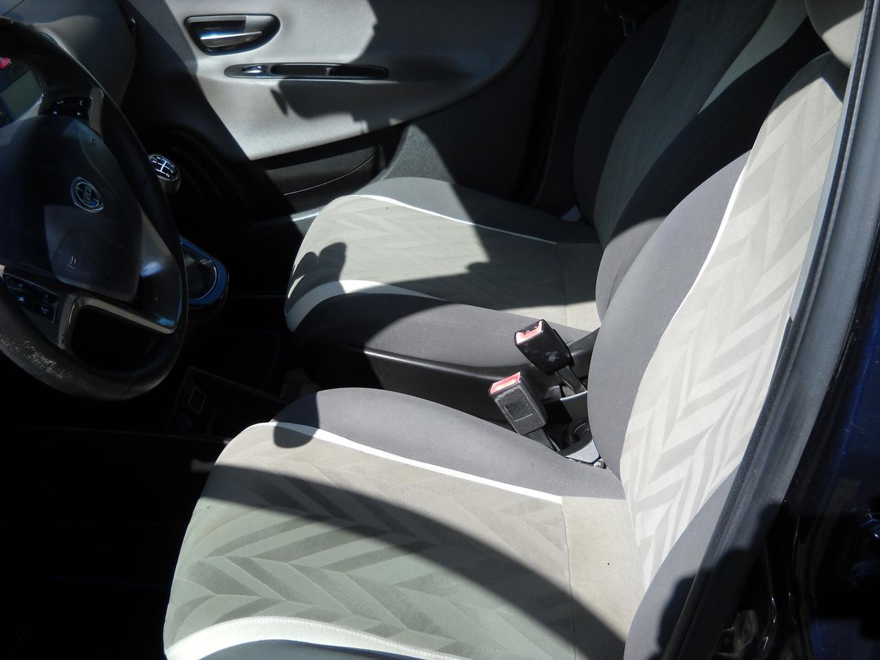 Lancia Ypsilon 1.3 MJT 16V 95 CV 5 porte S&S Silver