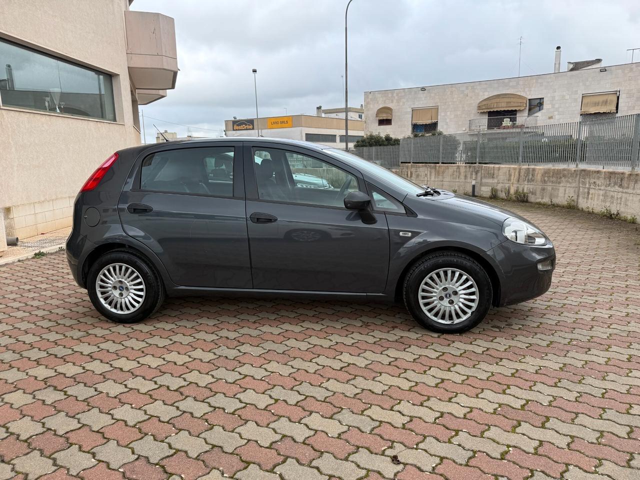 Fiat Punto 1.3 MJT II 75 CV 5 porte Street
