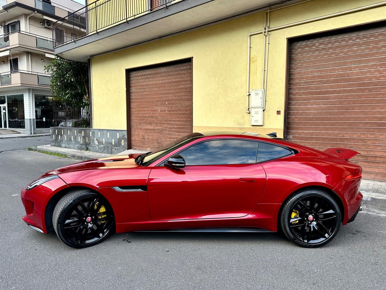 Jaguar F-Type R 550cv V8 UNica