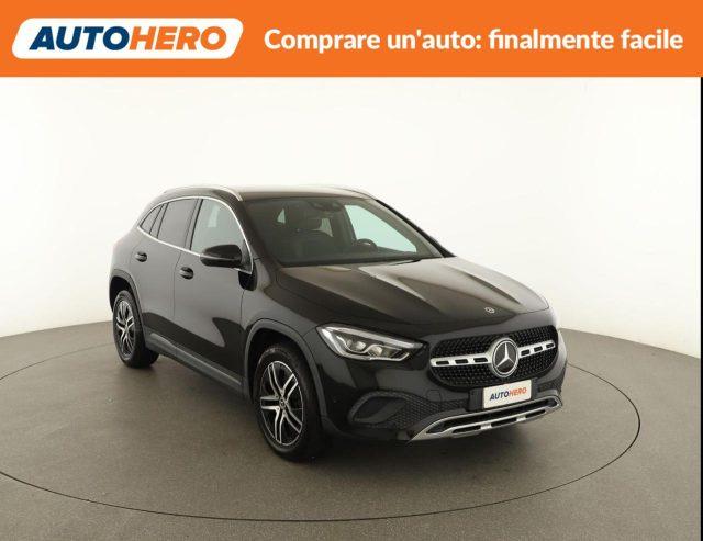 MERCEDES-BENZ GLA 180 Automatic Sport