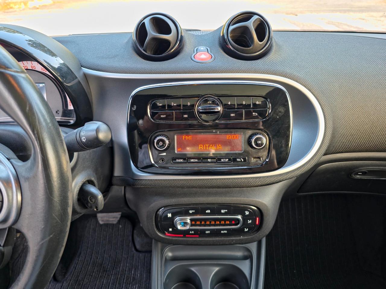 Smart ForTwo 70 1.0 twinamic Prime E6 Automatico NEO 2015