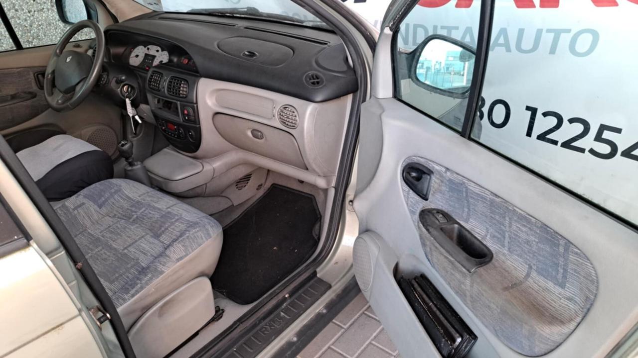 Renault Scenic Berlina