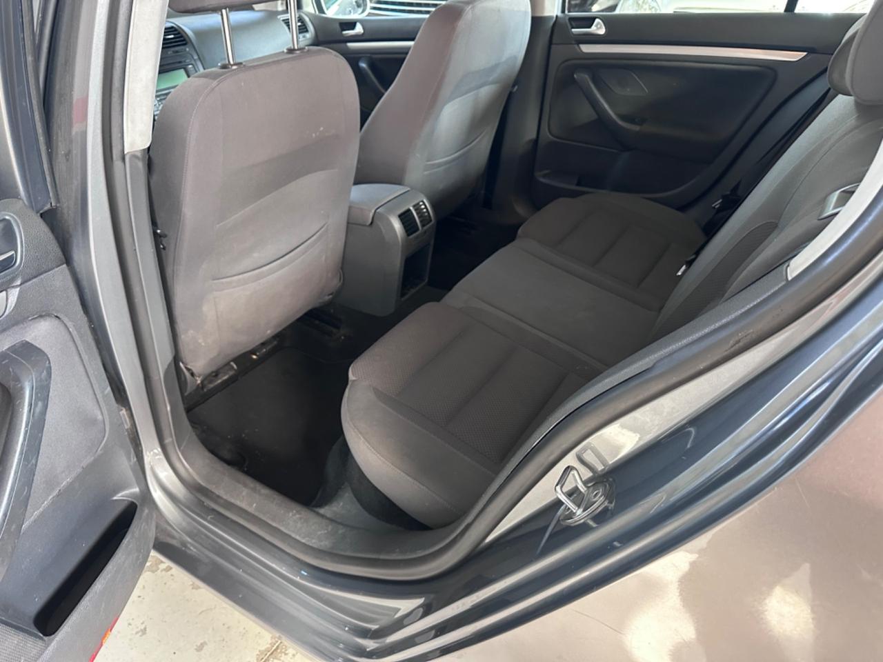 Volkswagen Golf 1.6 16V FSI 5p. Sportline