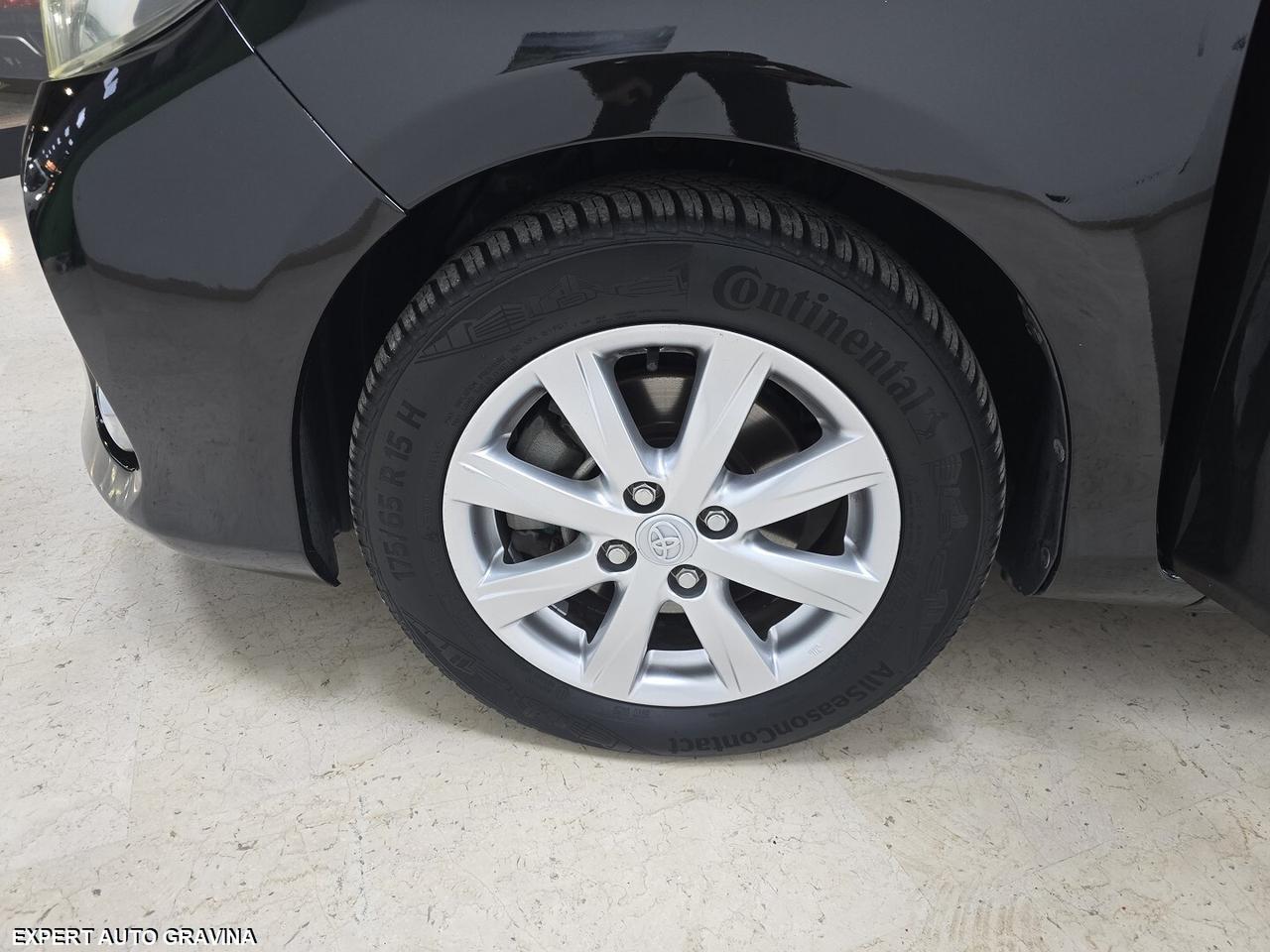 TOYOTA YARIS 1.5 HYBRID LOUNGE