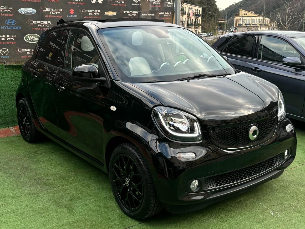 Smart ForFour 1.0 71 CV Total Black Cabrio
