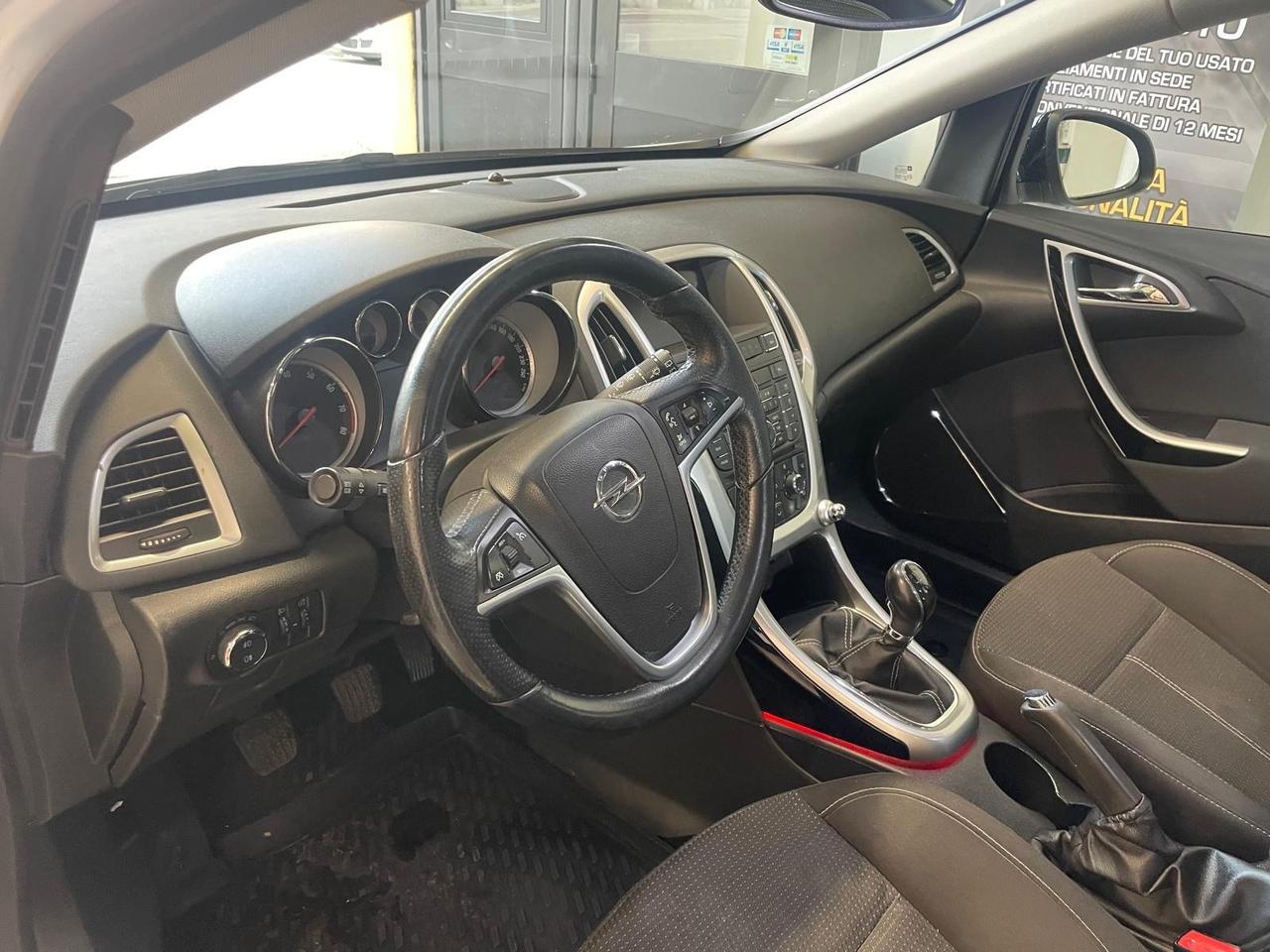 Opel Astra 1.6 Turbo 180CV 5 porte Cosmo S