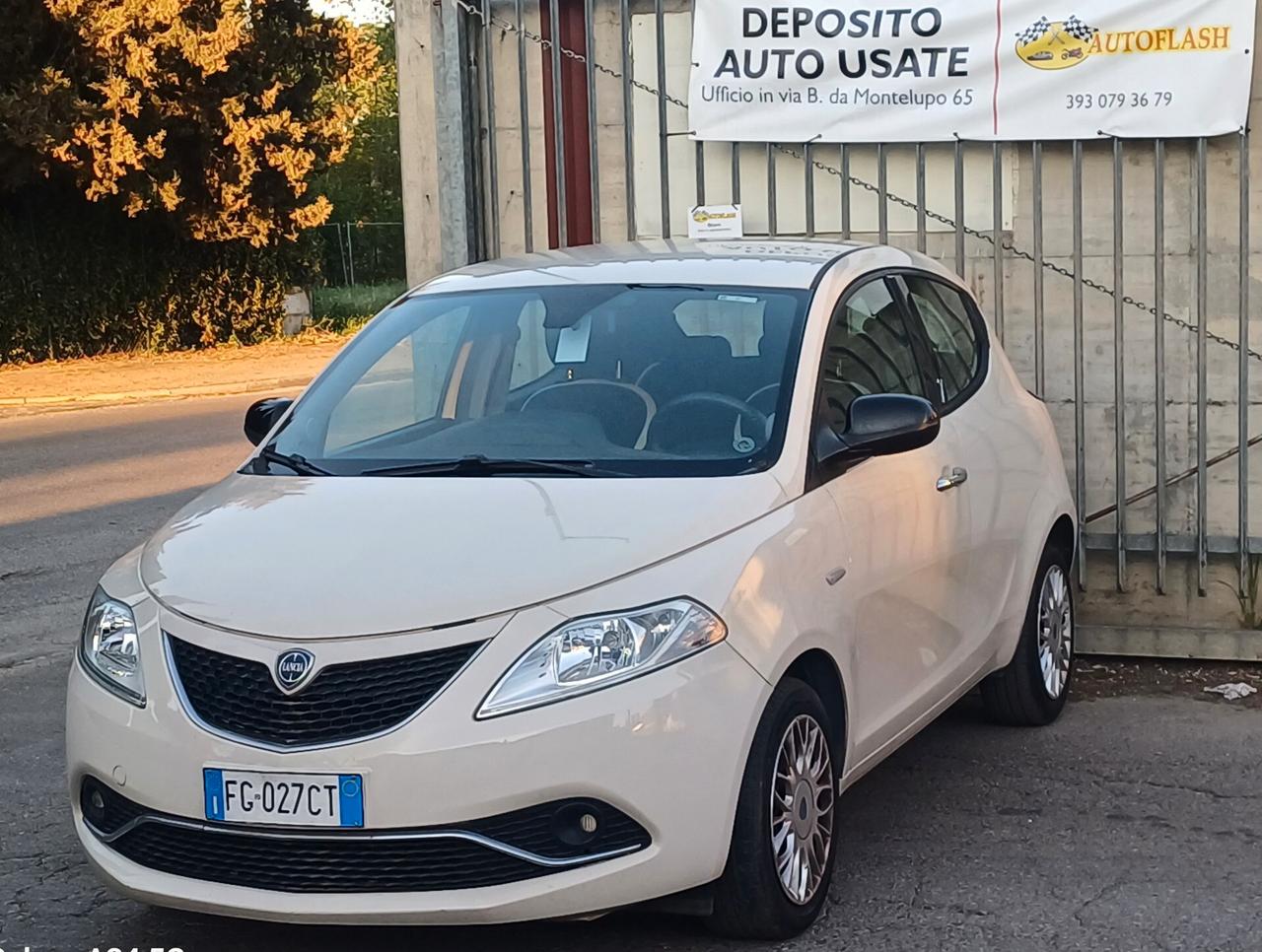Lancia Ypsilon 1.2 69 CV 5 porte Platinum