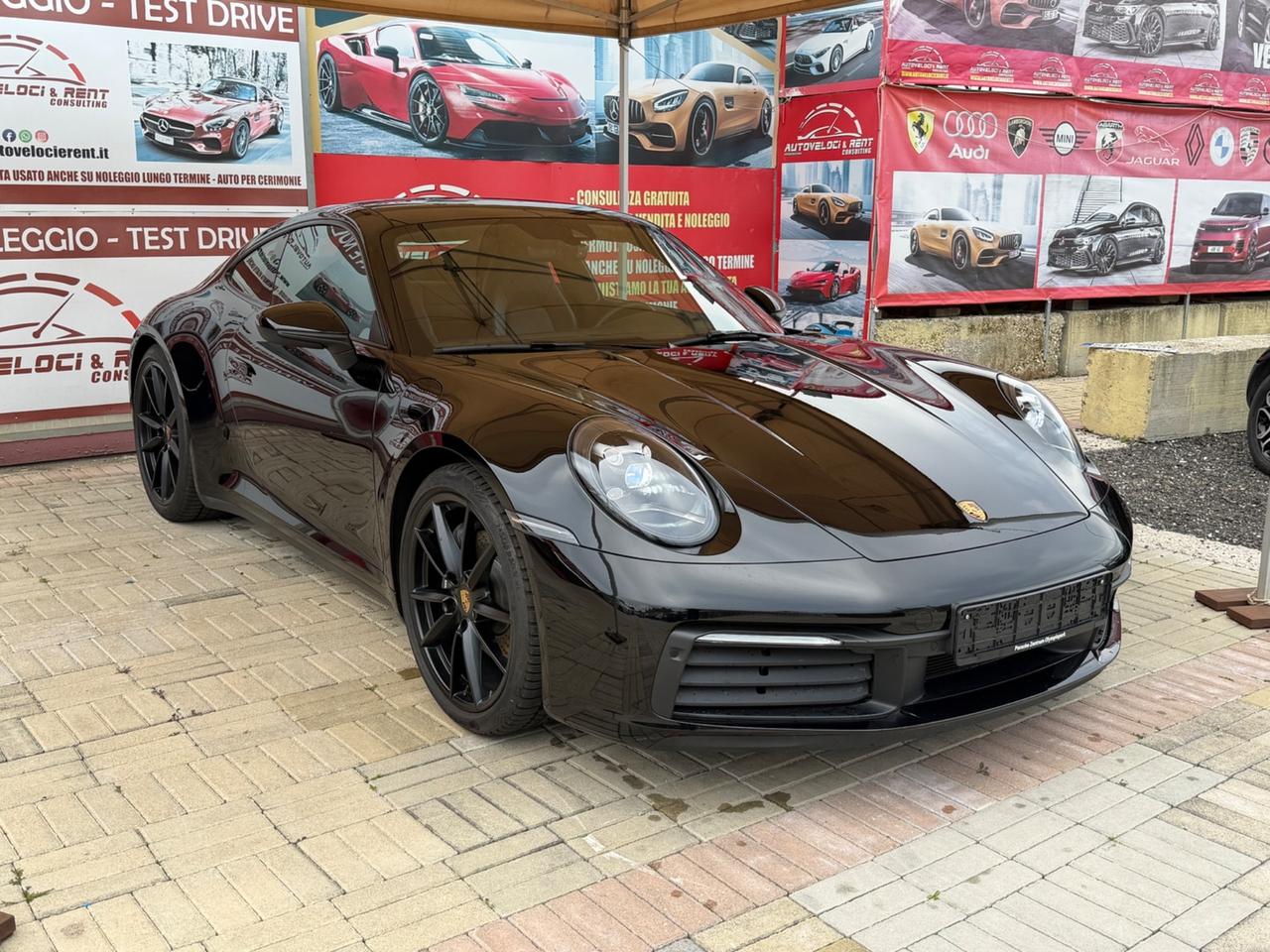 Porsche 992 911 Coupe 3.0 Carrera total black/Porsche Approved