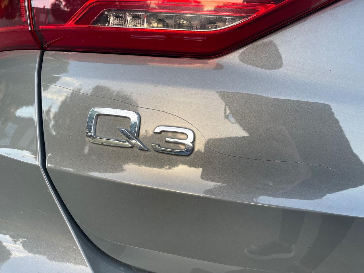 Audi Q3 2.0 35 TDI Business #10639