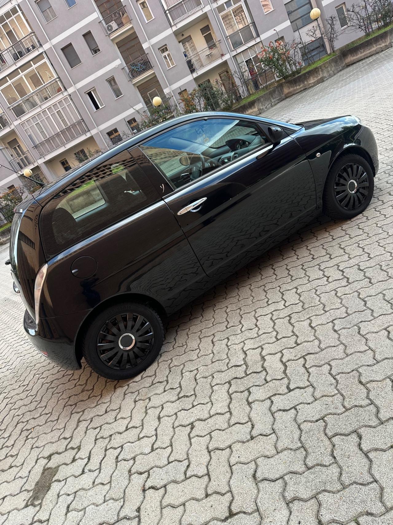 Lancia Ypsilon 1.2 Platino