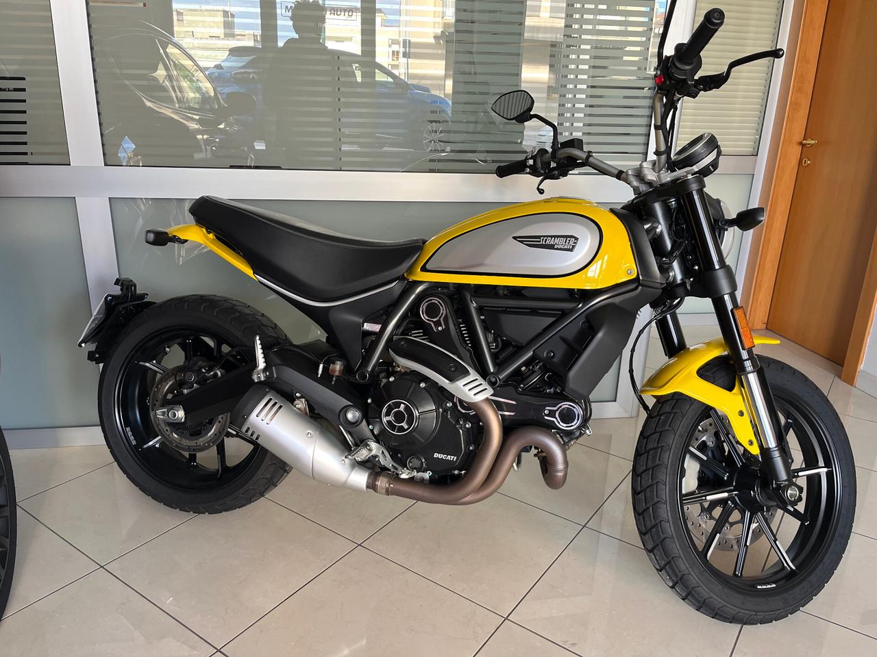 Ducati Scrambler 800 icon Yellow - 2021