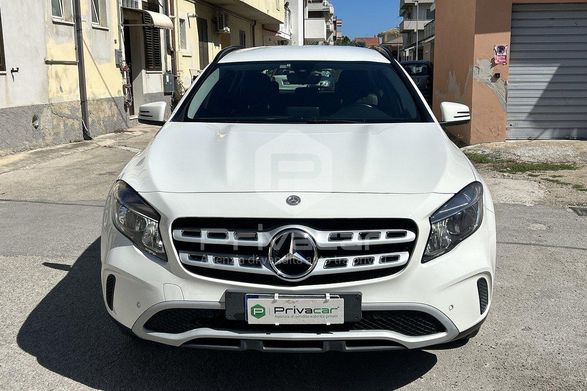 MERCEDES GLA 180 d Automatic Business