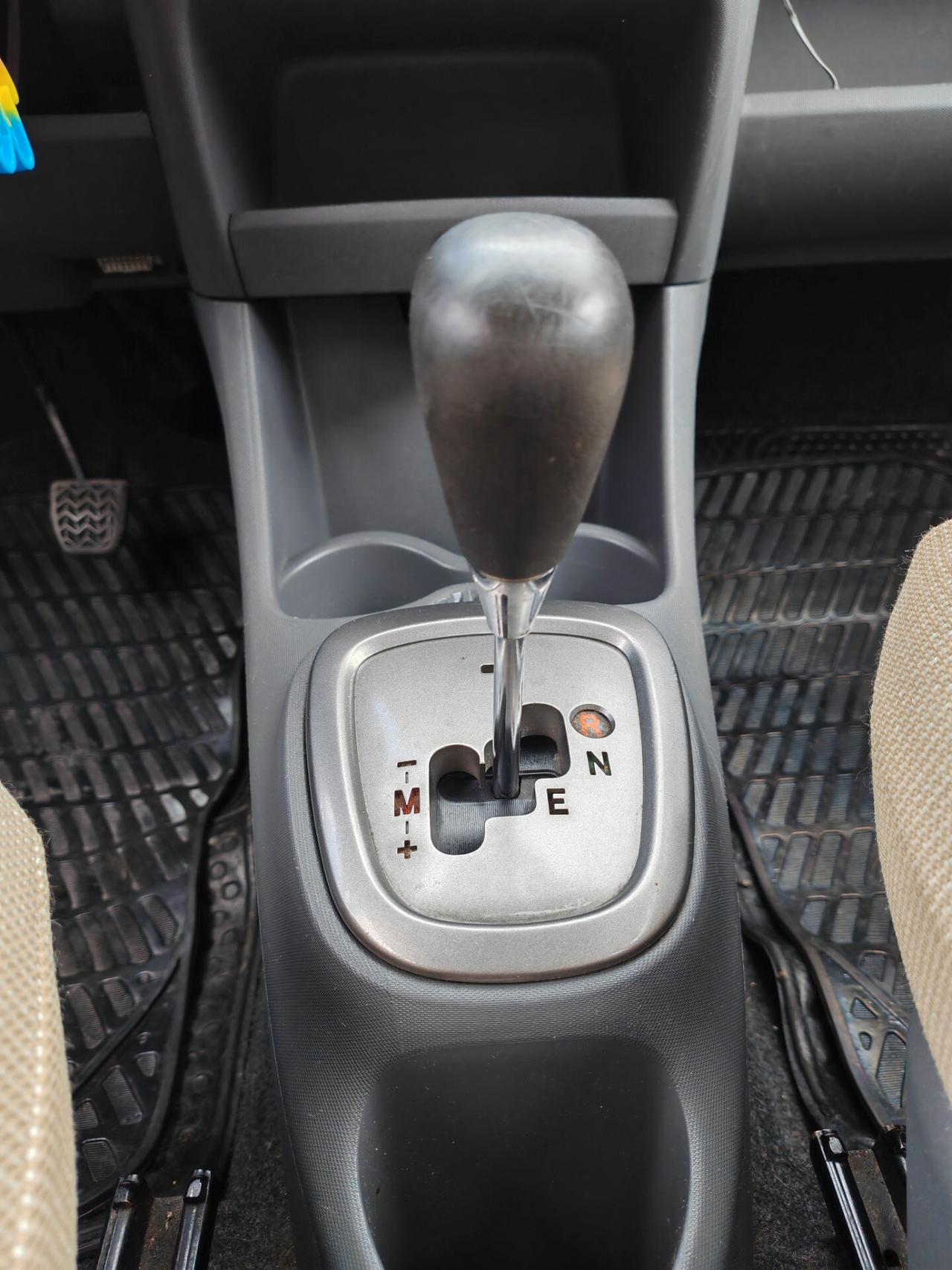 Automatica Peugeot 107 Sweet Years 1.0 benzina