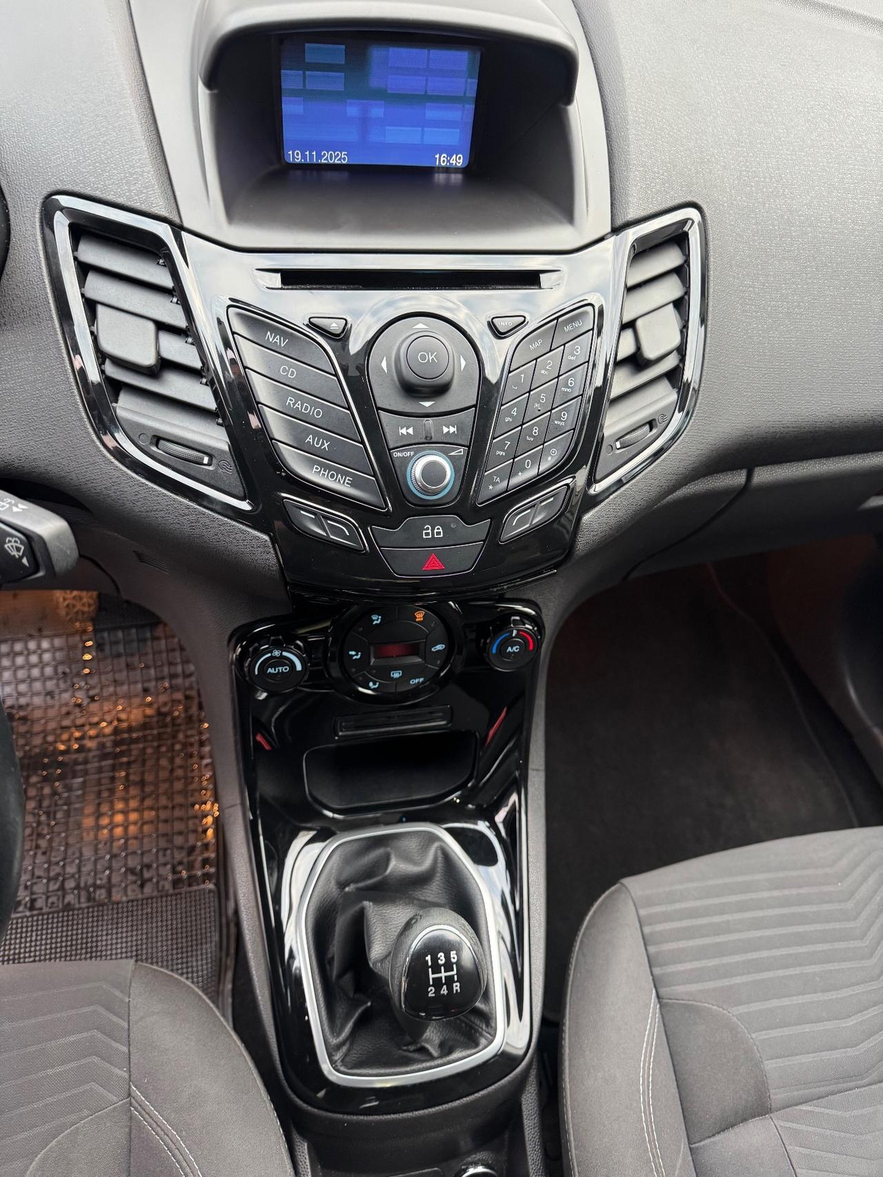 Ford Fiesta 1.5 TDCi 75CV 5 porte Titanium