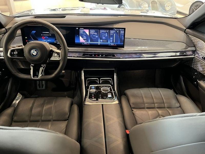 BMW Serie 7 G70 i7 xdrive60 MSport