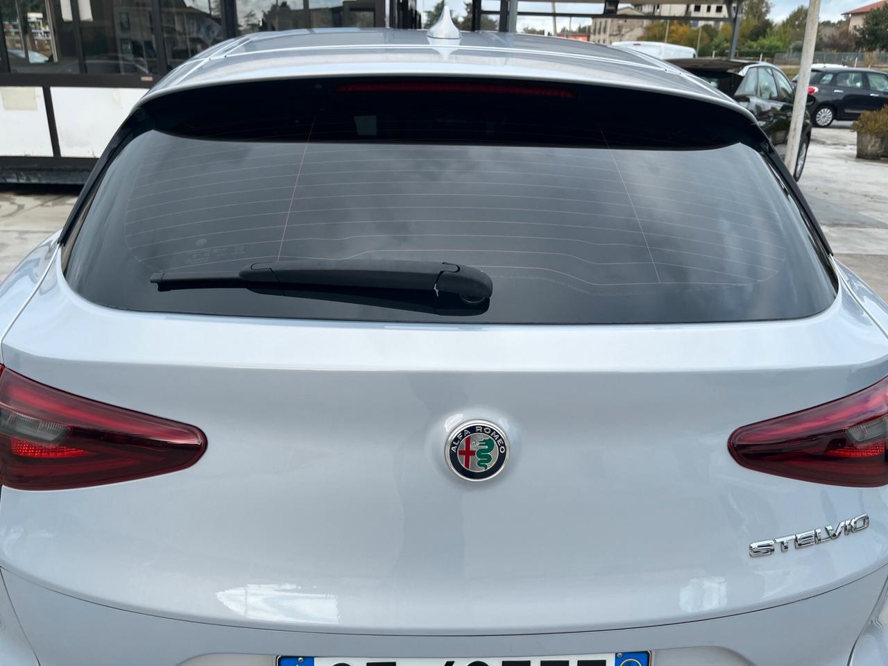 Alfa Romeo Stelvio 2.2 Turbodiesel 160 CV AT8 RWD Business