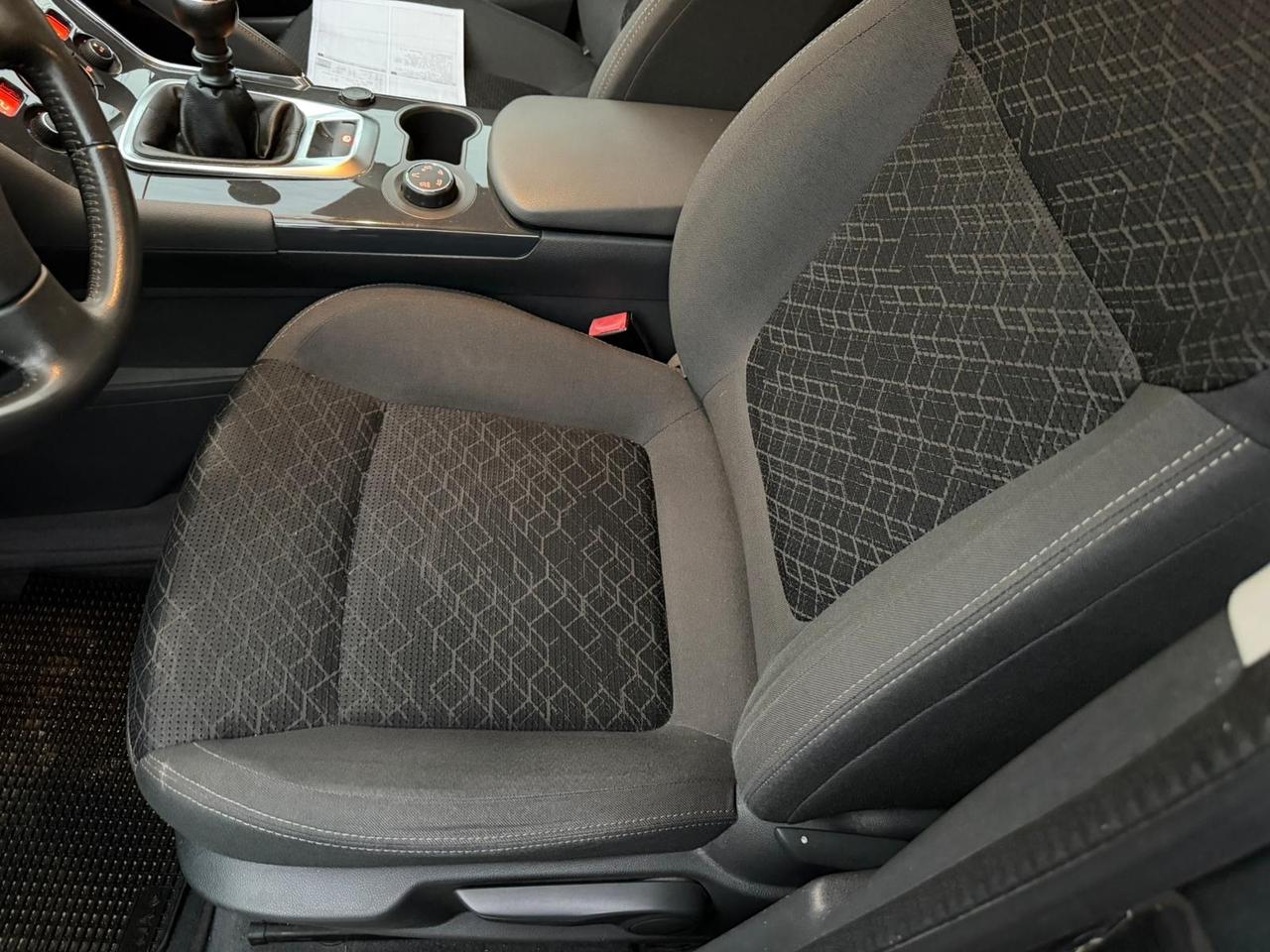 Peugeot 3008 2.0 HDi 163CV aut. Business