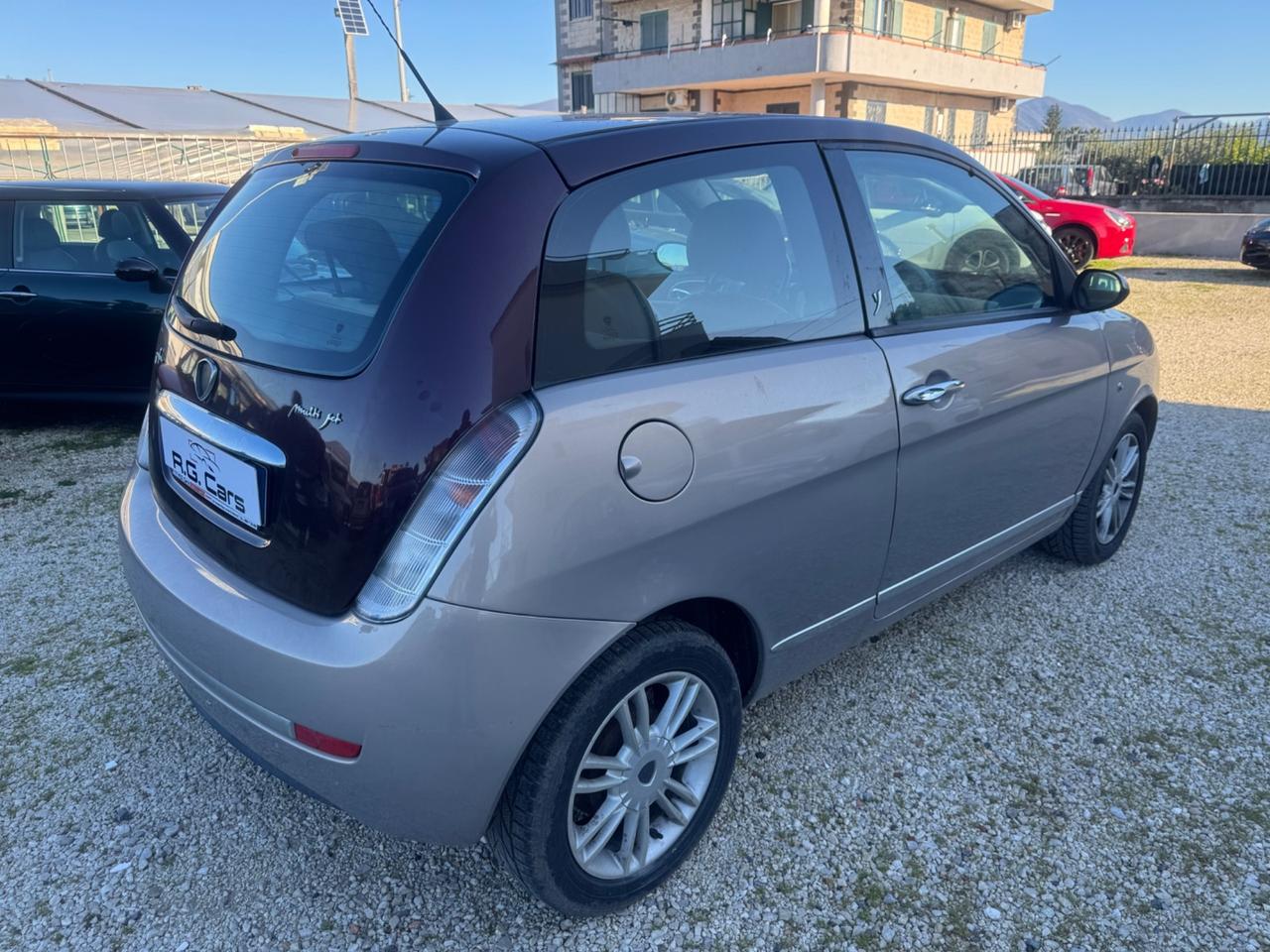 Lancia Ypsilon 1.3 MJT 75 CV Argento