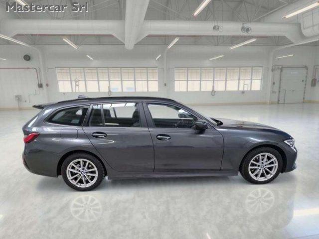BMW 320 G21 320d Touring mhev 48V xdrive Business Advantag