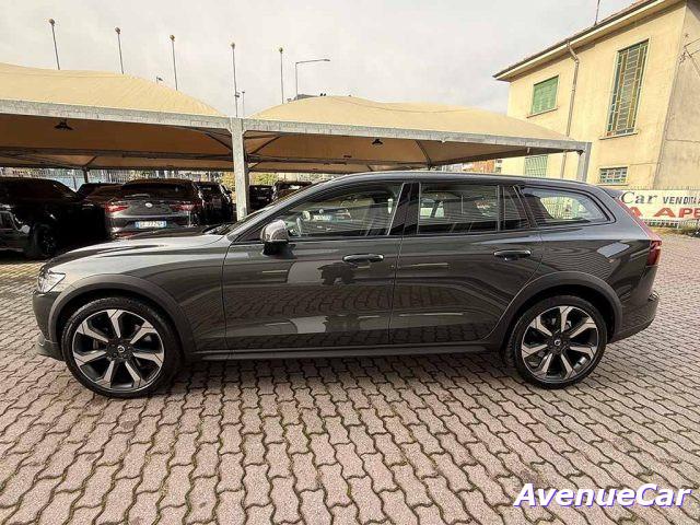 VOLVO V60 Cross Country 2.0 b4 awd CERCHI 20'' IVA ESP UNICO PROPRIETARIO