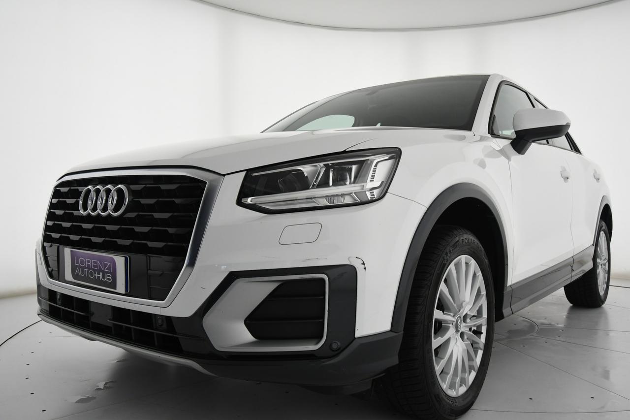 AUDI Q2 35 1.5 tfsi Business Design LED+C17"