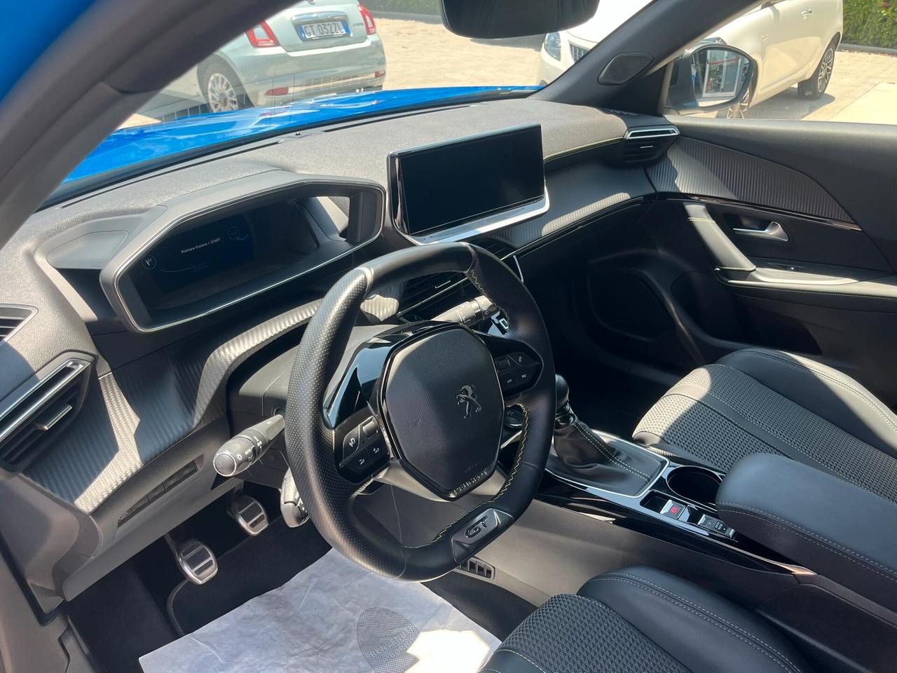 Peugeot 2008 PureTech 130 S&S GT