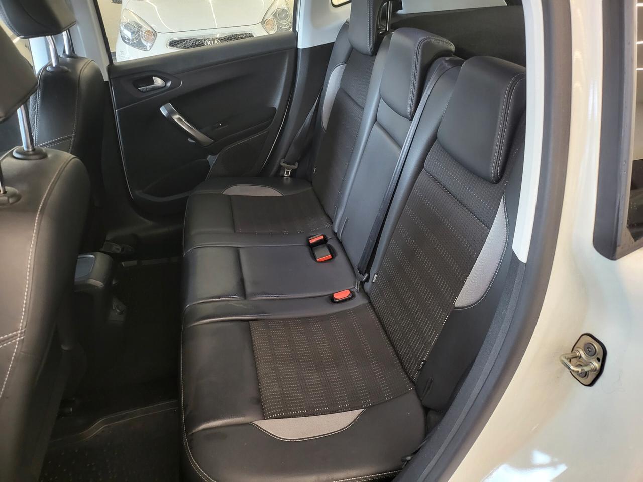 Peugeot 2008 - 2014 1.6 e-HDi 115 CV Allure