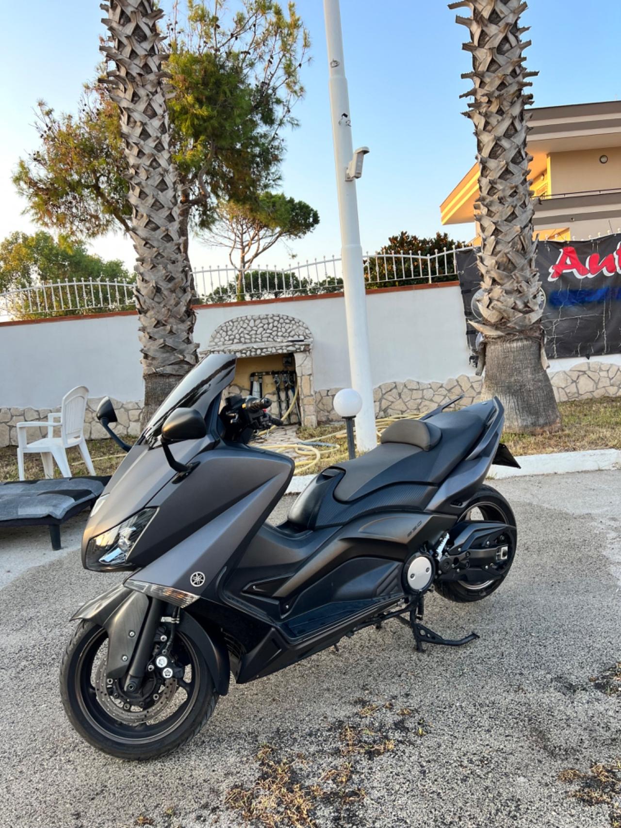 Yamaha t Max 530