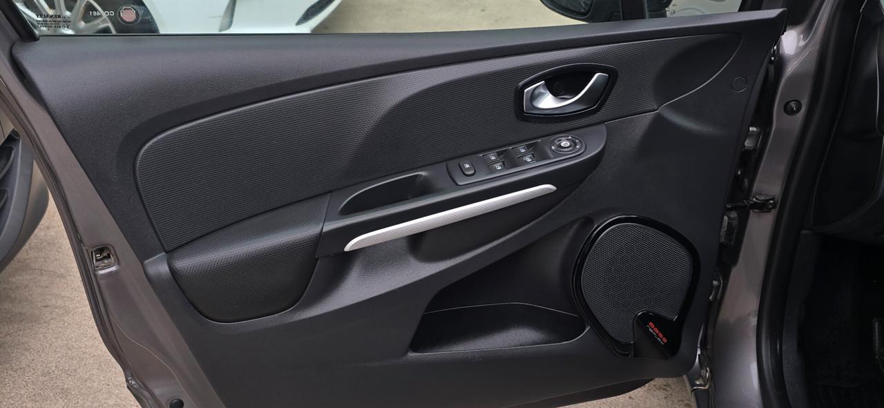 Renault Clio dCi 8V 90CV EDC Start&Stop 5 porte Energy Intens