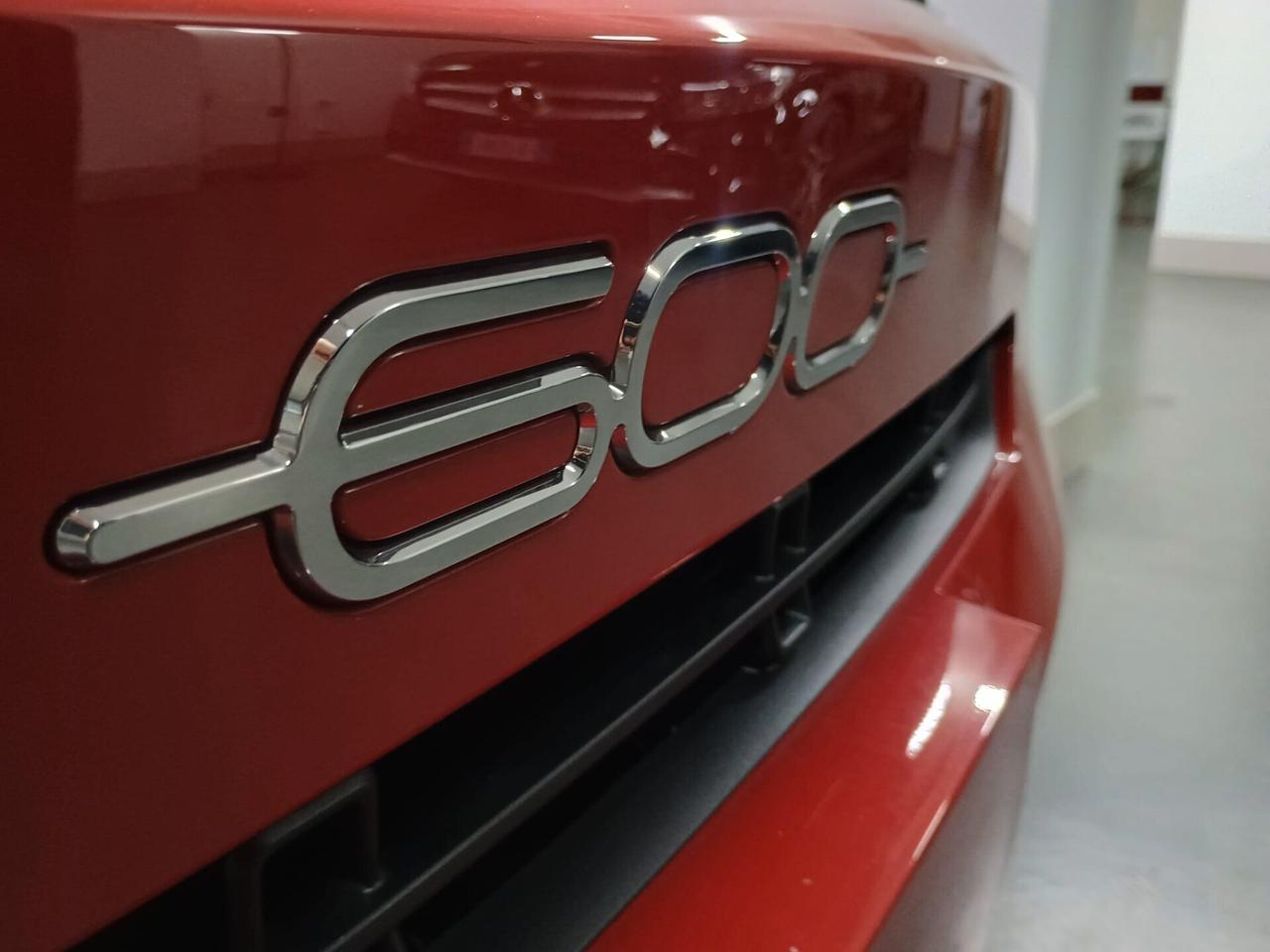 Fiat 600 Hybrid 110 CV DCT MHEV ICON SERIE SPECIALE