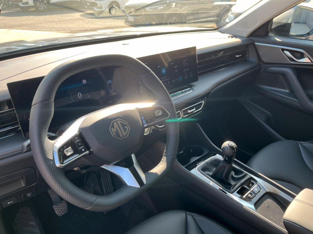MG HS 1.5 Luxury del 2025