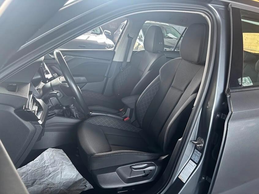 Skoda Kamiq 1.0 TSI 110 CV DSG Ambition Neopatentati