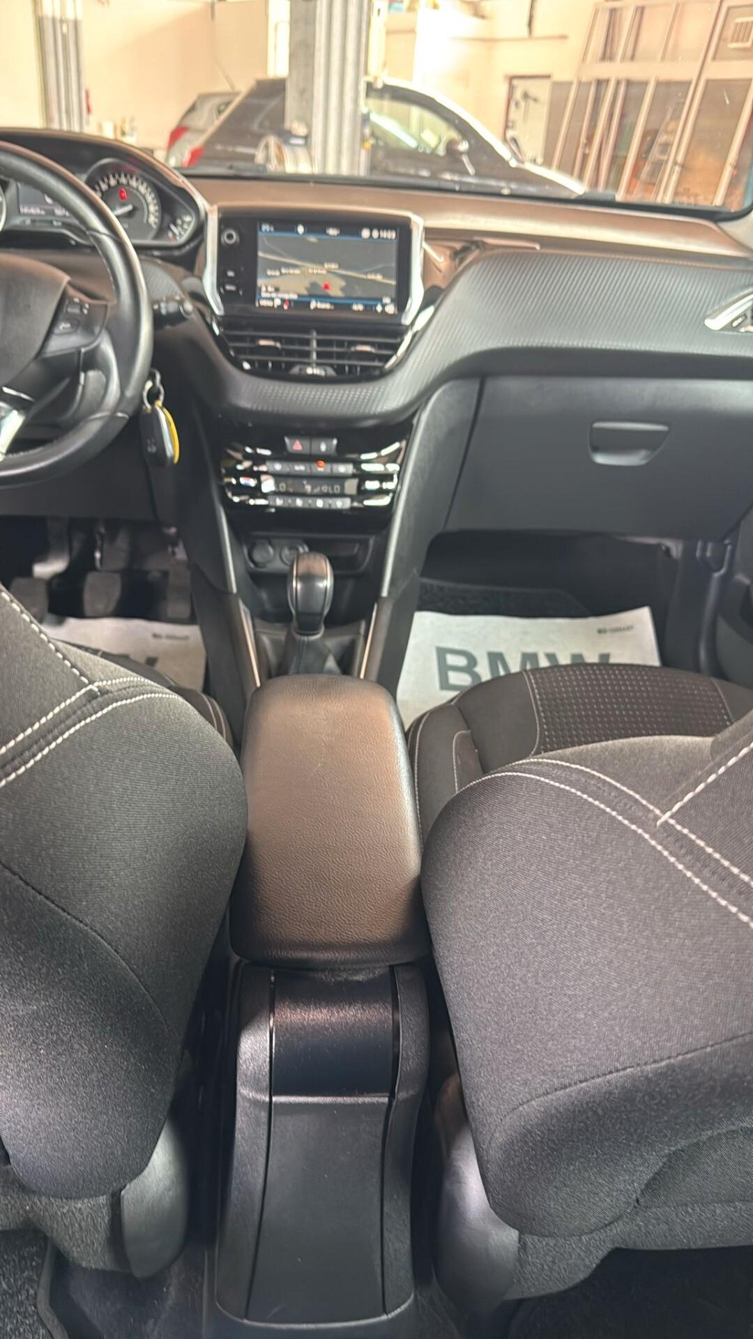 Peugeot 208 PureTech 82 5 porte Allure