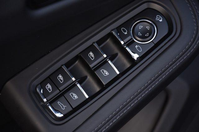 PORSCHE Macan 2.0 T *PDLS*CARPLAY*20"*CAM*