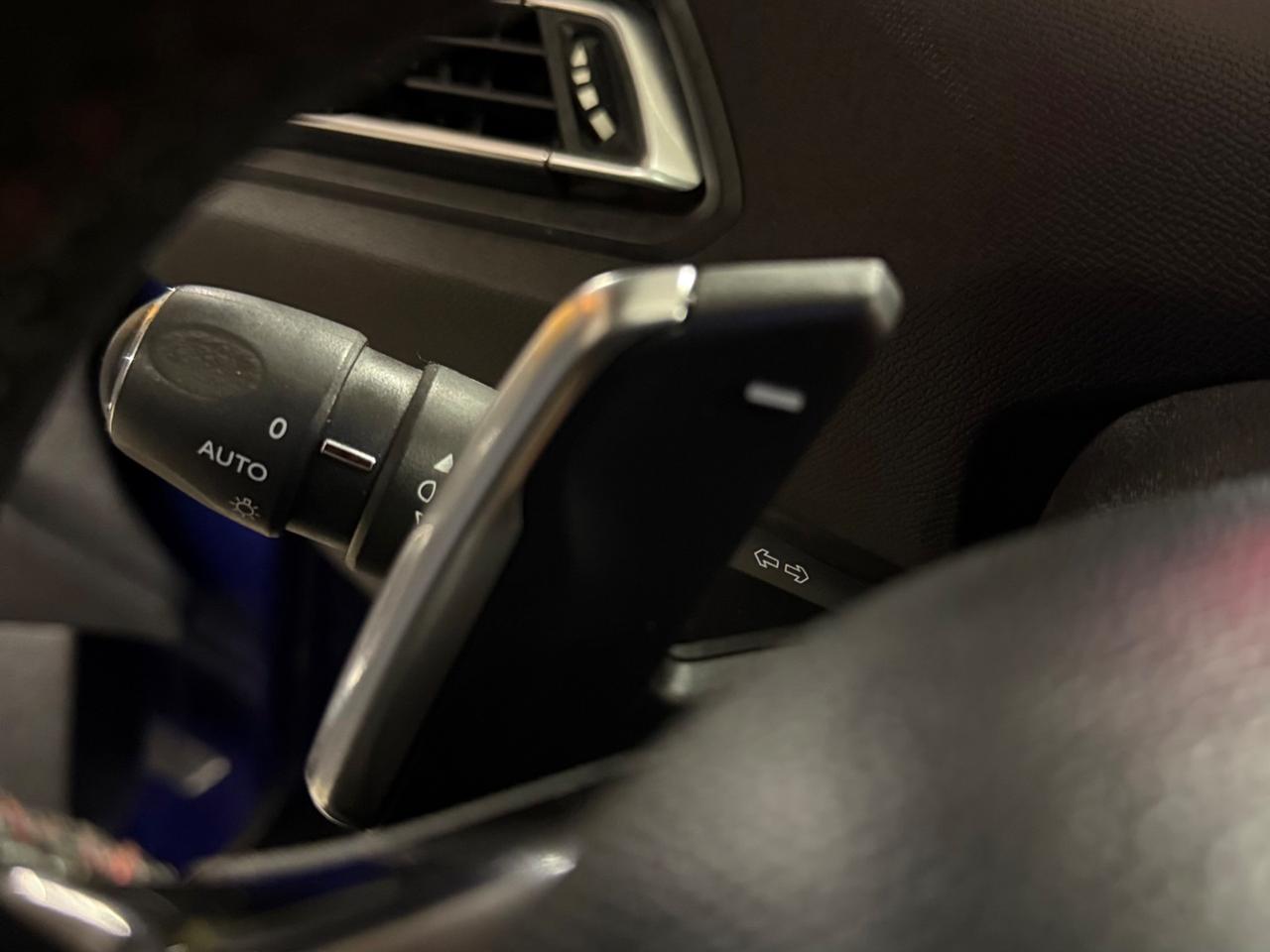 MERAVIGLIOSA PEUGEOT 308 GT CON TETTO PANORAMICO CON 128.162 KM