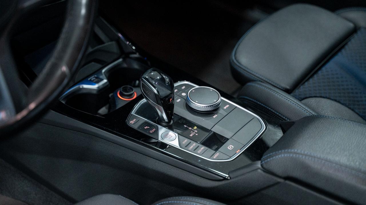 Bmw 118 118d 5p. Msport