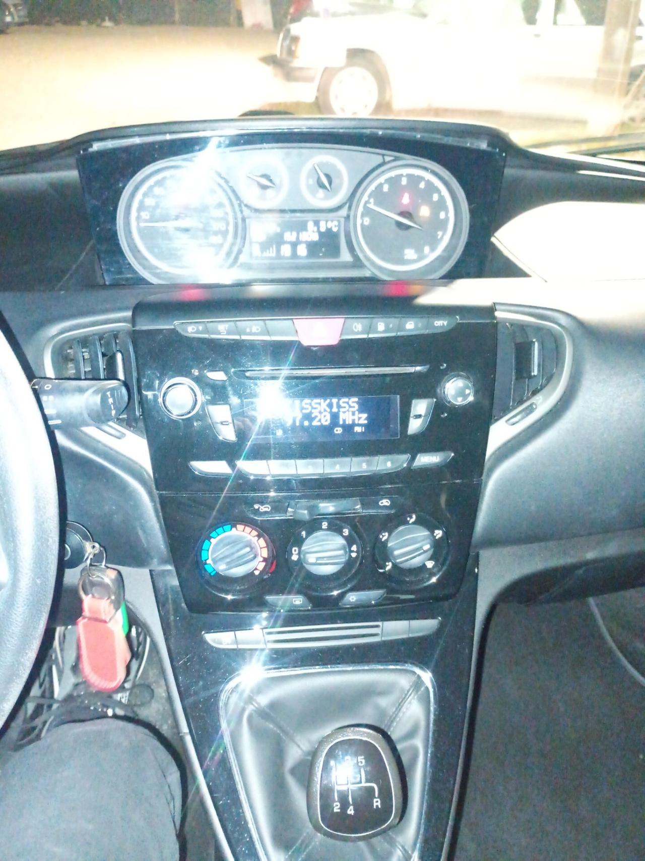 Lancia Ypsilon 1.2 69 CV 5 porte GPL Ecochic Gold
