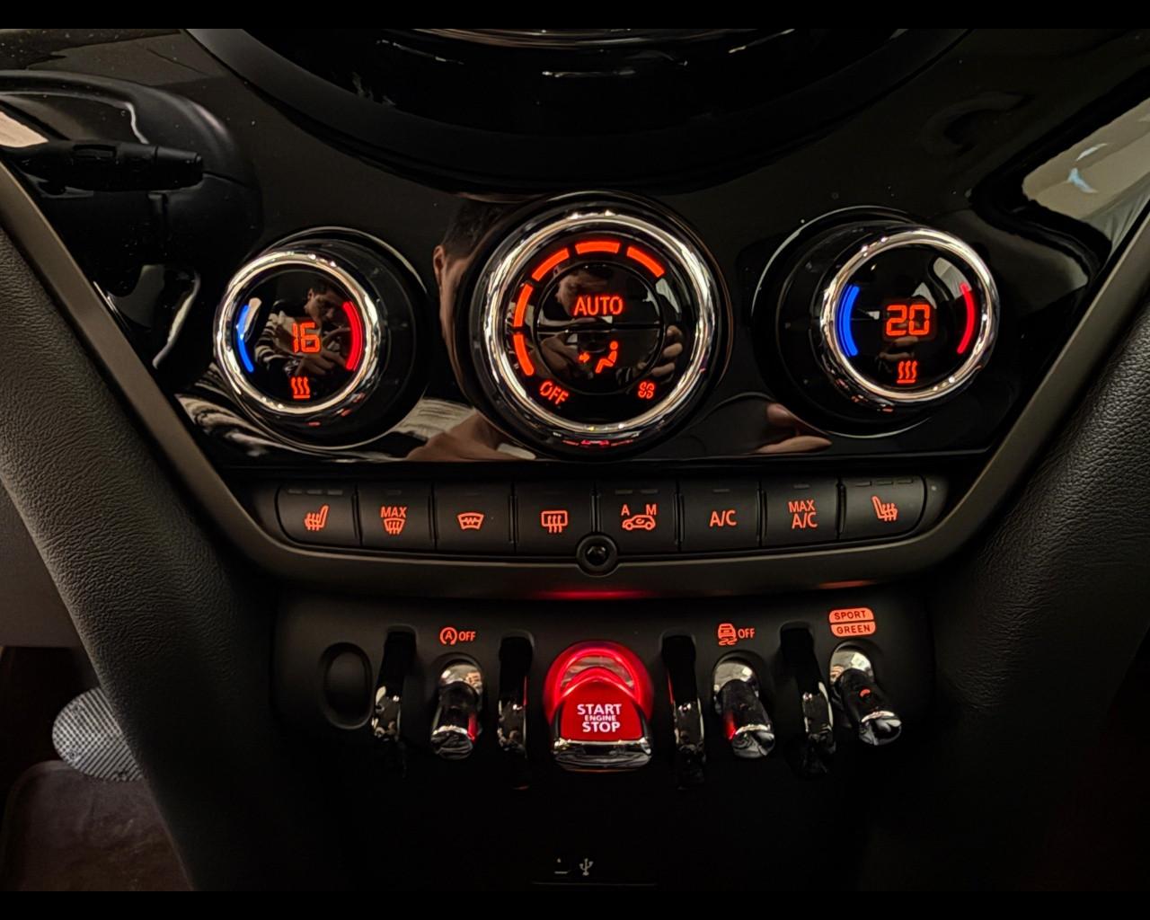 MINI Mini Countrym.(F60) - Mini 2.0 Cooper SD Business Countryman ALL4