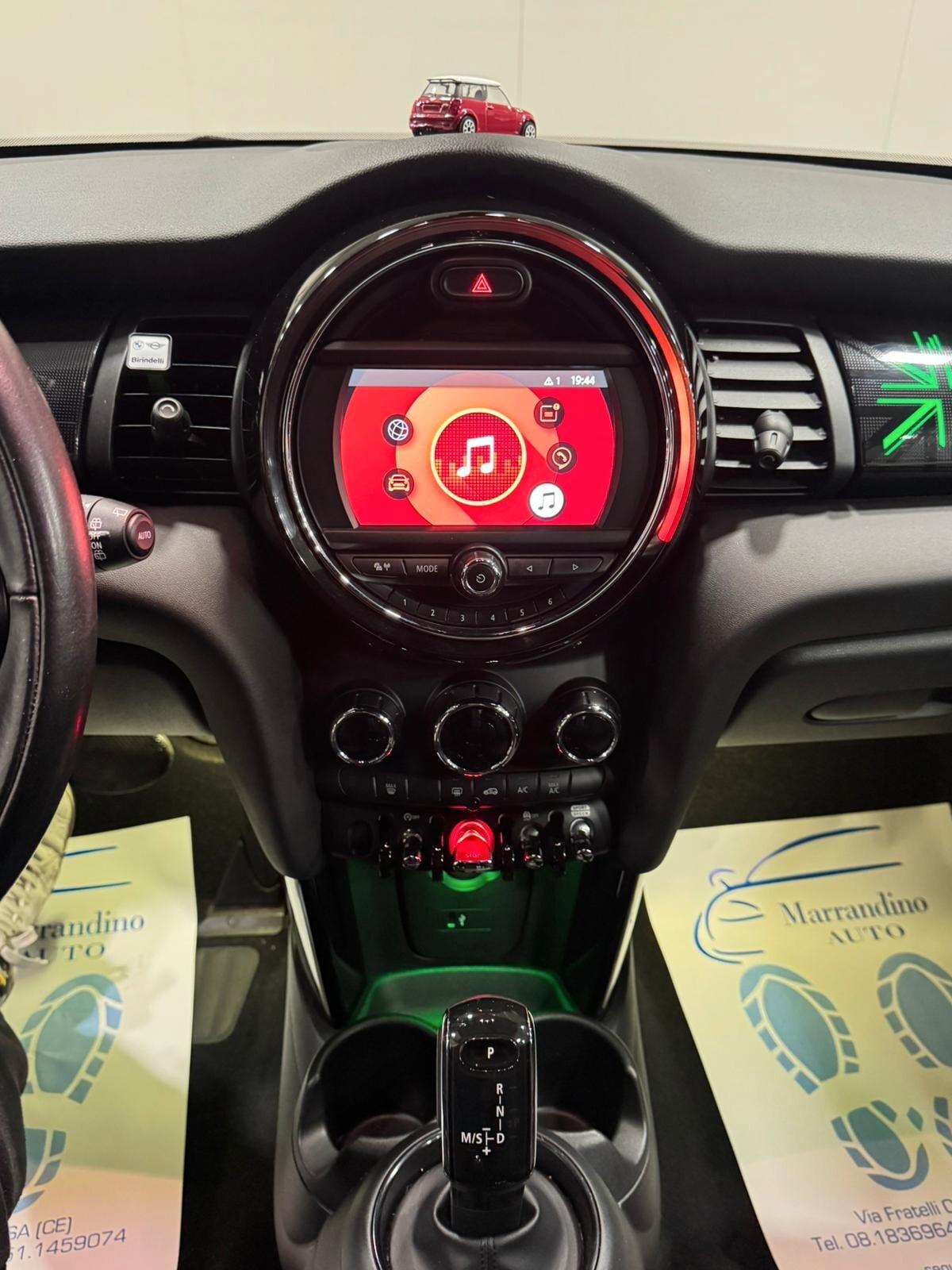 Mini 1.5 Cooper D Baker Street Stop a bandiera Inglese e anche Bandiere interni