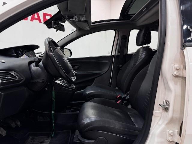 Lancia Ypsilon 1.2 69 CV 5 porte S&S Platinum