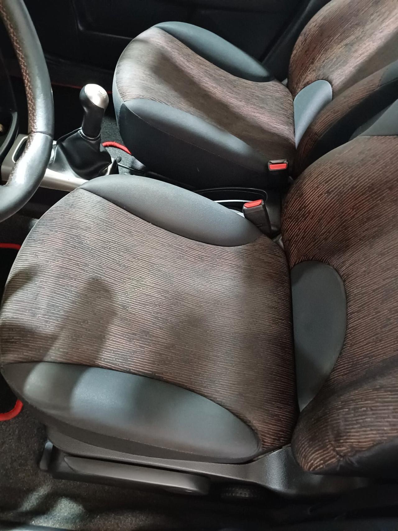 Nissan Note GPL DI SERIE - 2011