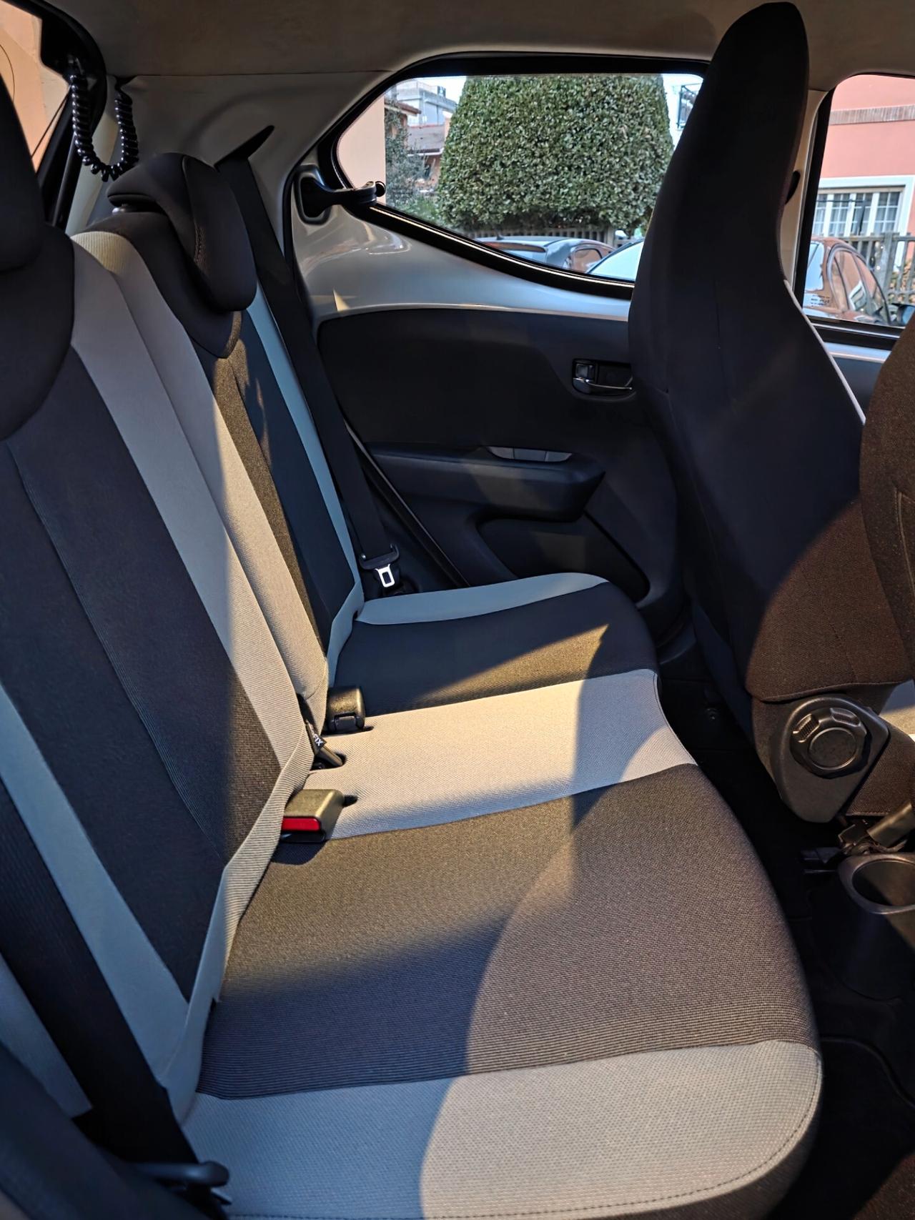 Toyota Aygo 1.0 VVT-i 69 CV 5 porte x-play