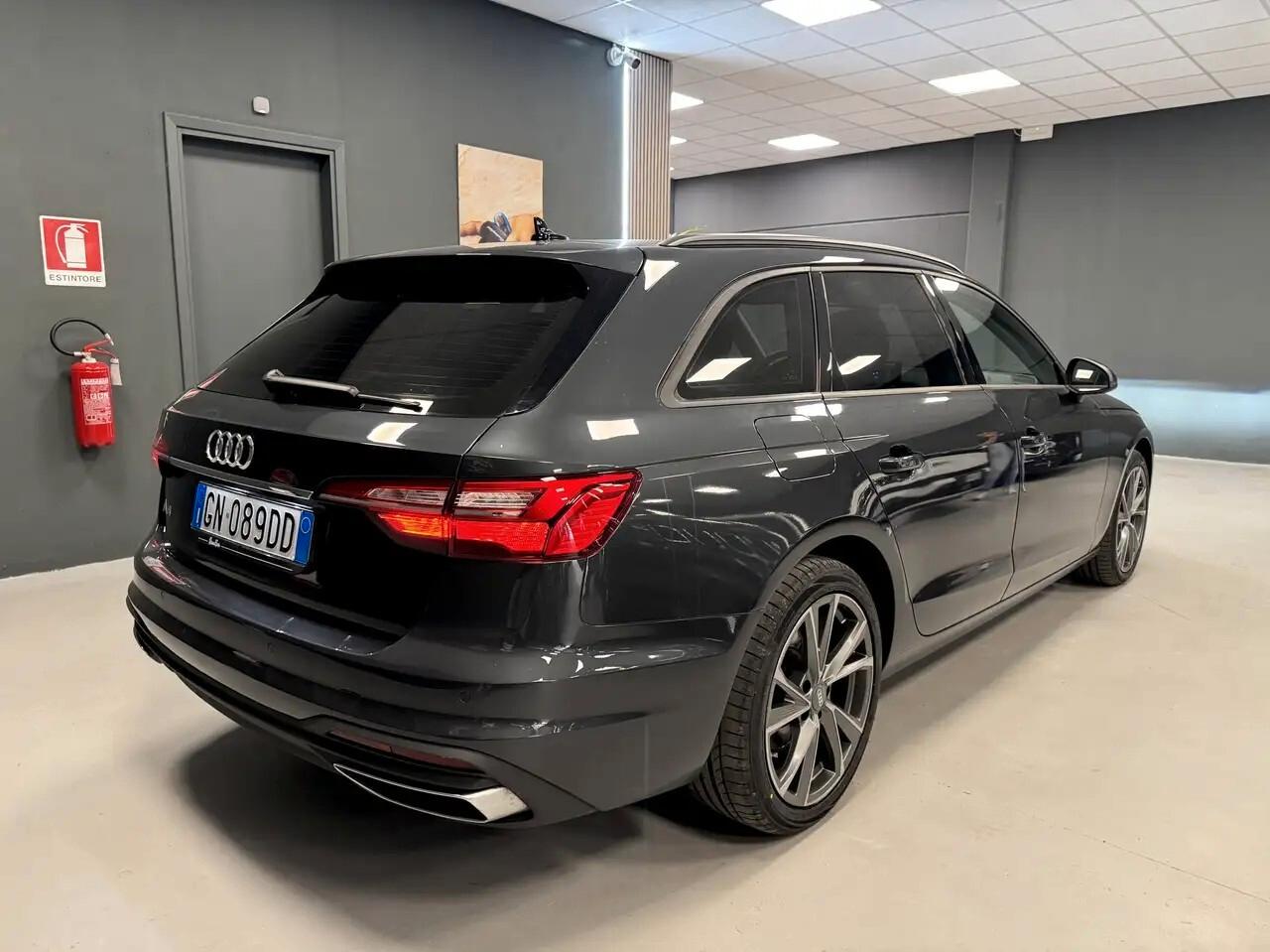 Audi A4 Avant 30 TDI/136 CV S tronic Business Advanced