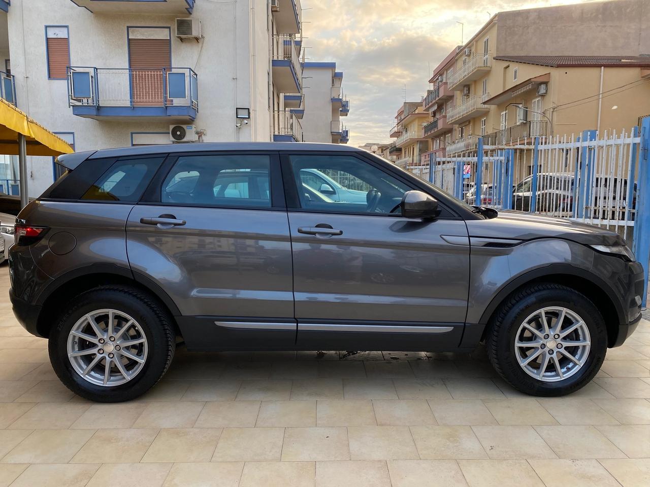 Land Rover Range Evoque 2.2 TD4 - Pure