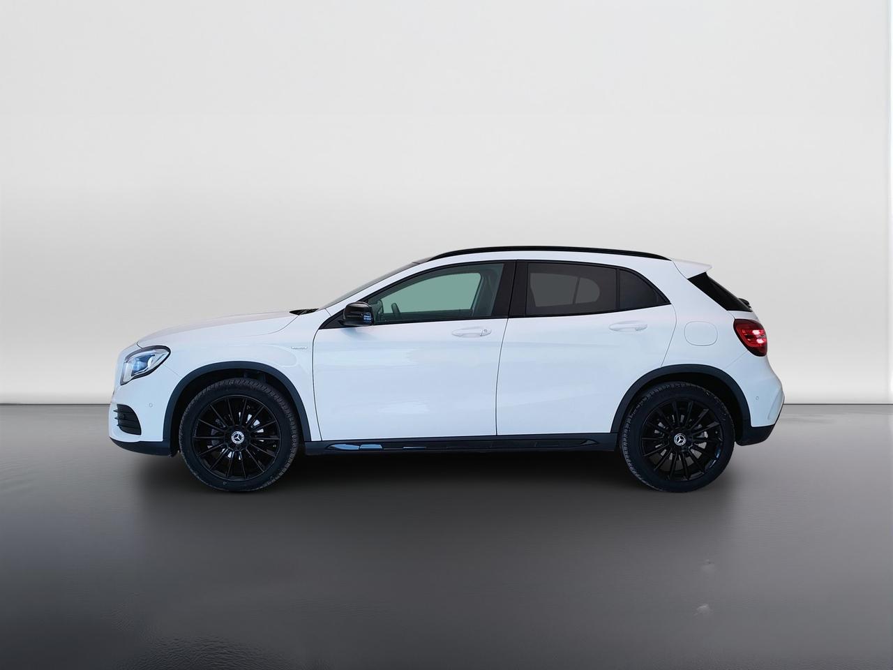 Mercedes-Benz GLA-X156 2017 - GLA 200 d Night Edition 4matic auto
