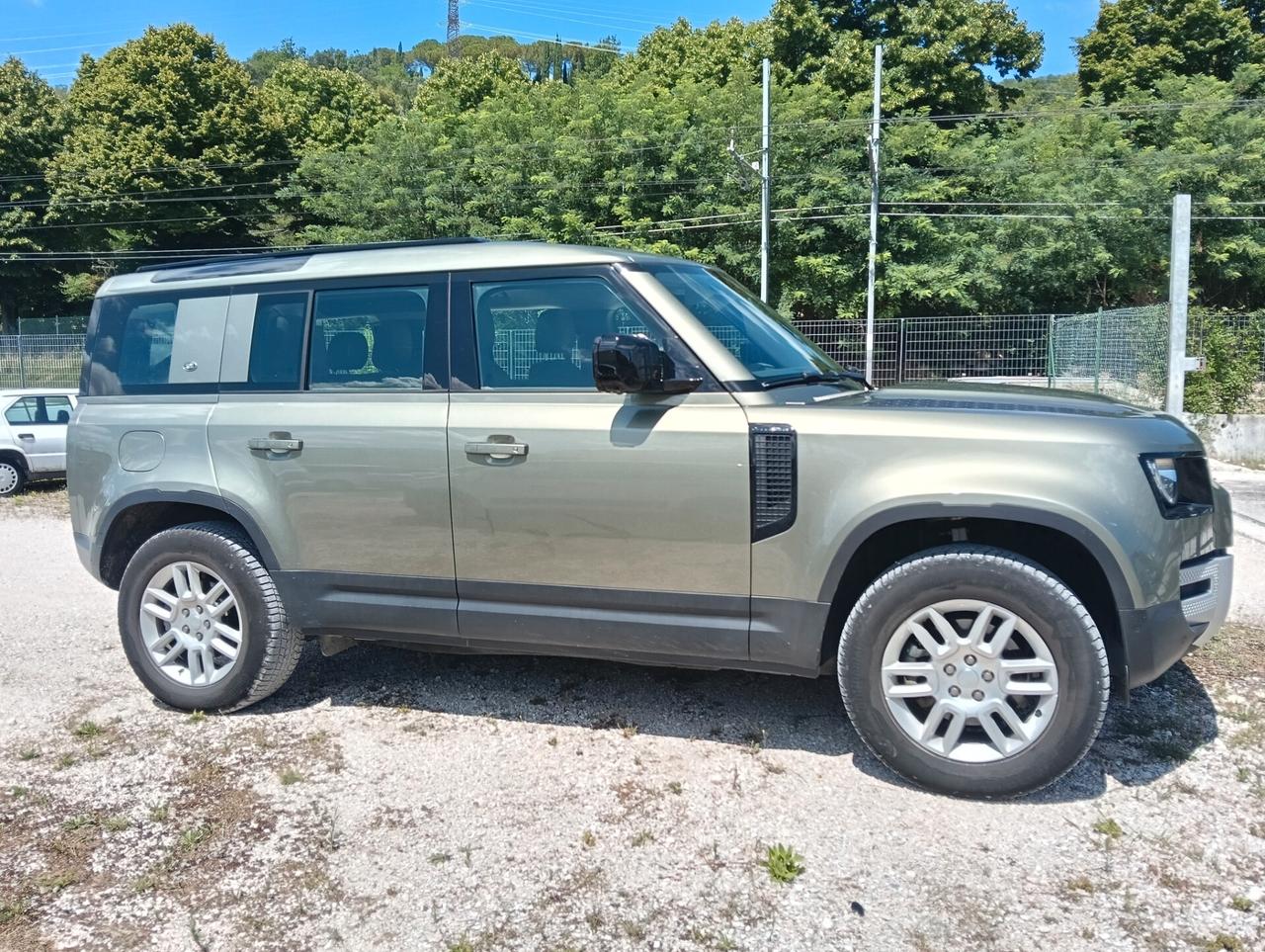 Land Rover Defender 110 3.0D I6 200 CV AWD Auto X-Dynamic SE