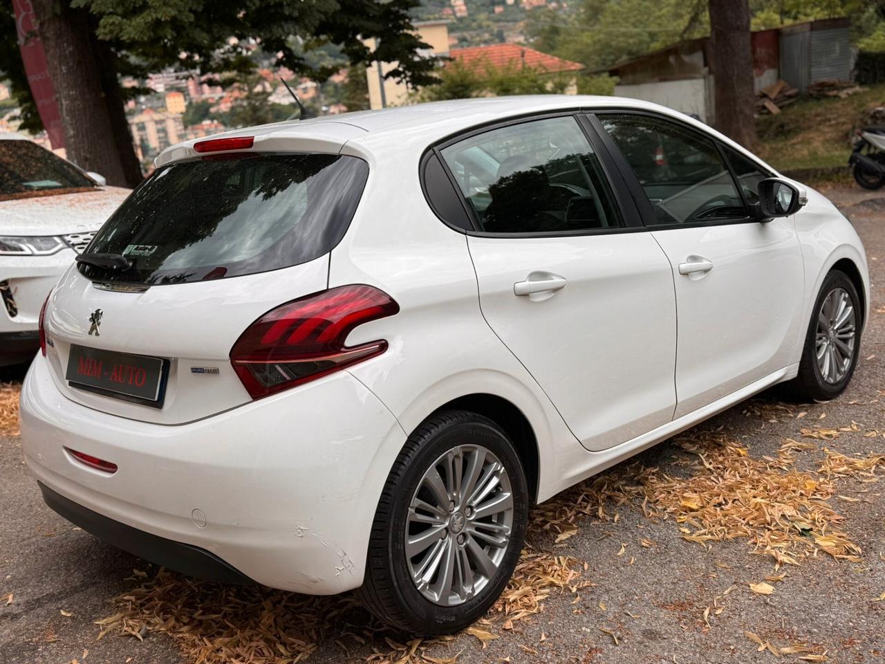 Peugeot 208 PureTech 82 5 porte Allure 1.2 E6 GARANZIA 1 ANNO