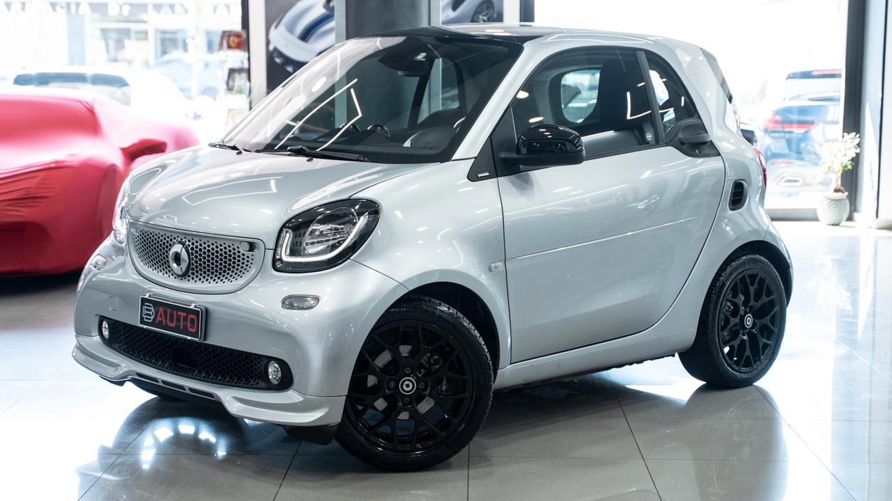 Smart ForTwo 1.0 SUPERPASSION 71 CV TWINAMIC AUTO 16" LED NAVI