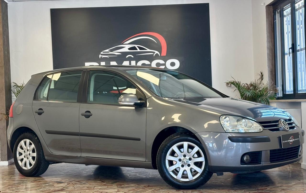 Volkswagen Golf 1.6 16V FSI 5p. Sportline