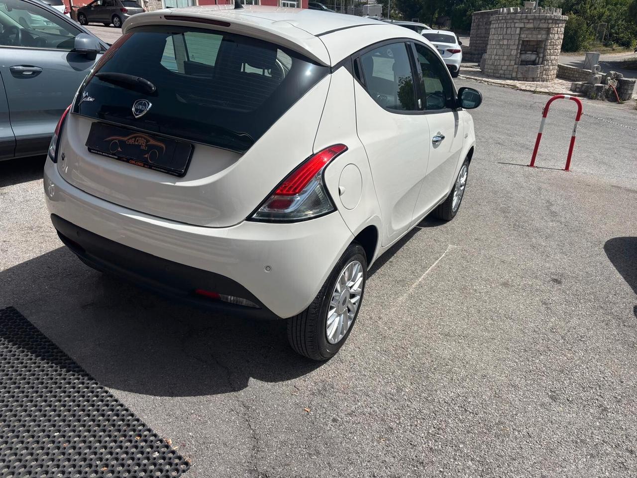 Lancia Ypsilon 0.9 TwinAir 85 CV 5 porte Metano Ecochic Gold